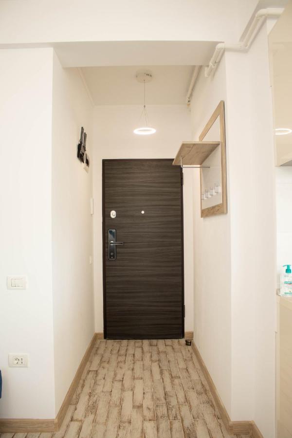 Yzza Apartament Năvodari Eksteriør billede
